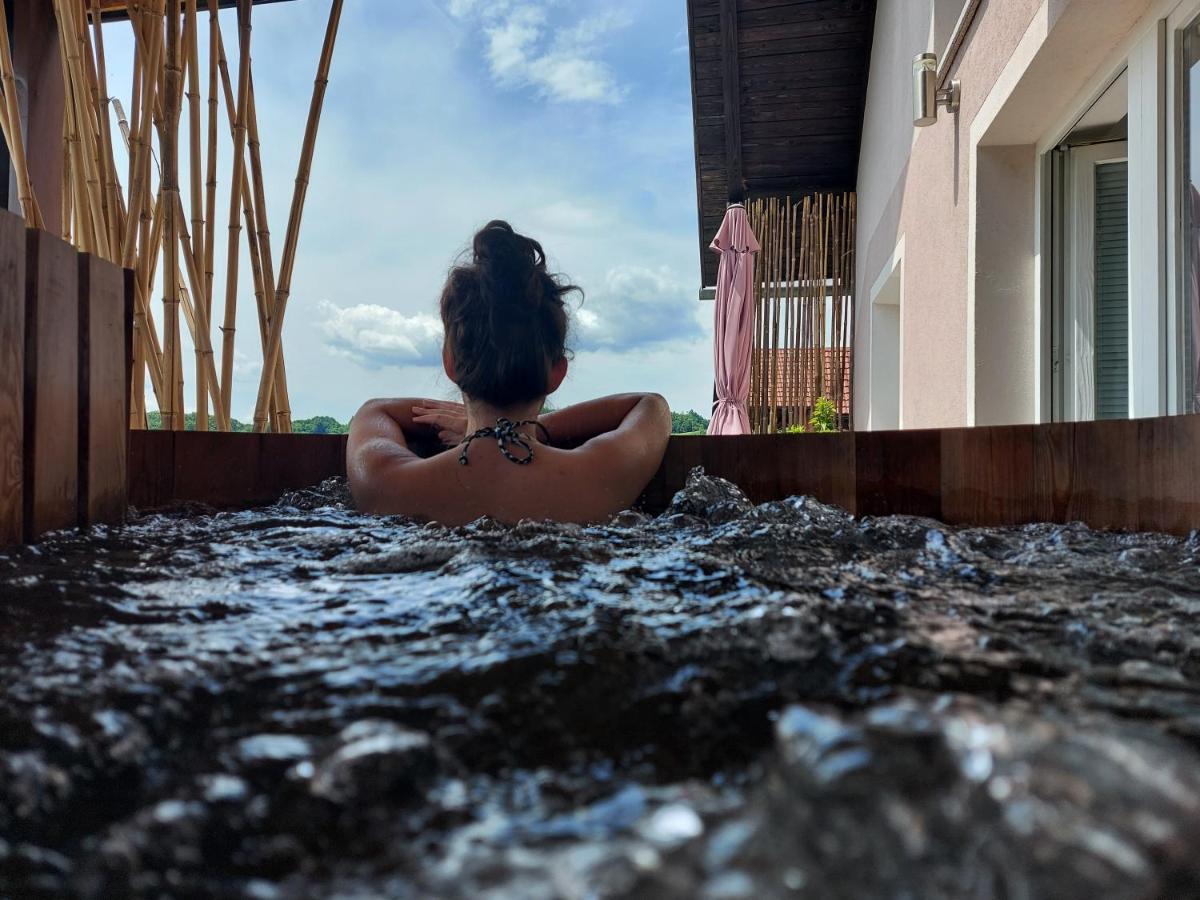 Apartment Ma&Ja With Hot Tub Metlika Luaran gambar