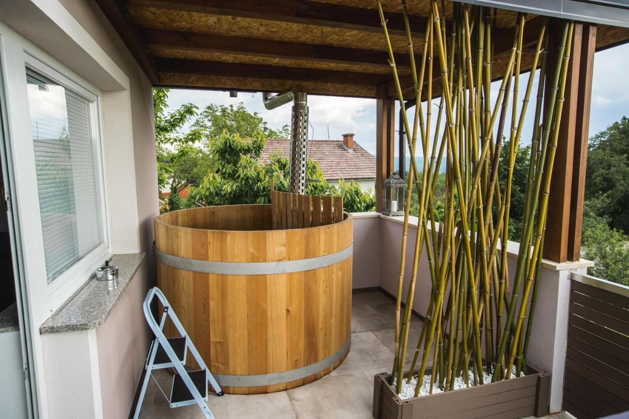 Apartment Ma&Ja With Hot Tub Metlika Luaran gambar